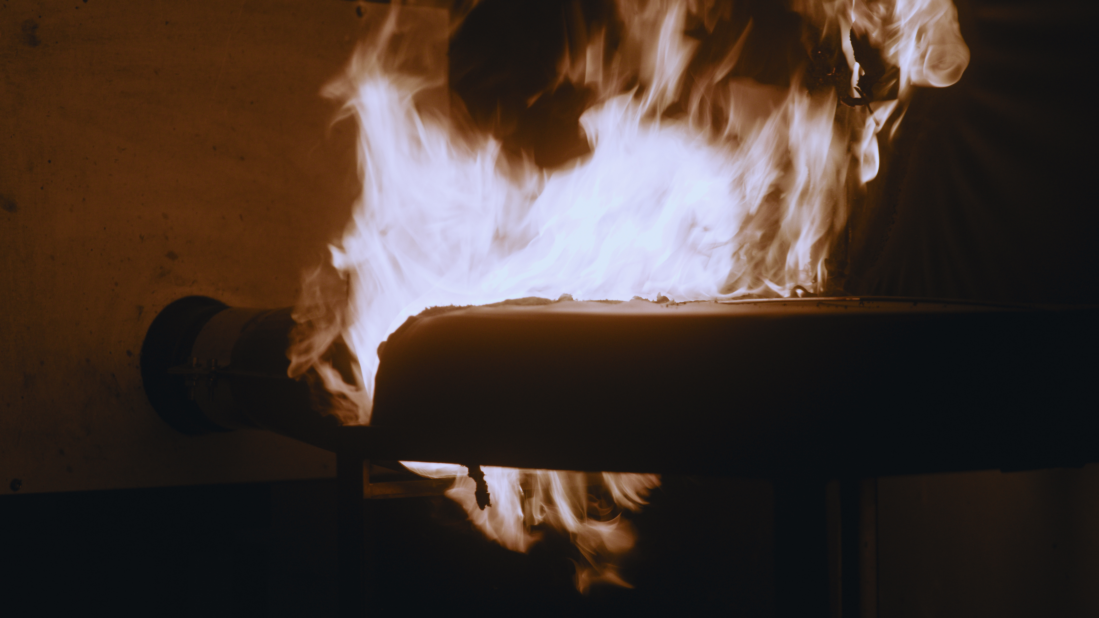 Large-scale flame test in LANTAL's aviation fire test laboratory